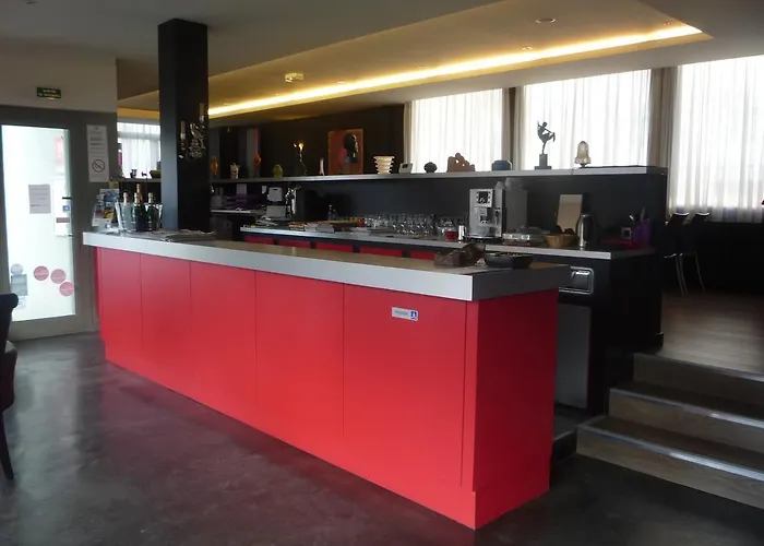 Hotel De La Plage 2*